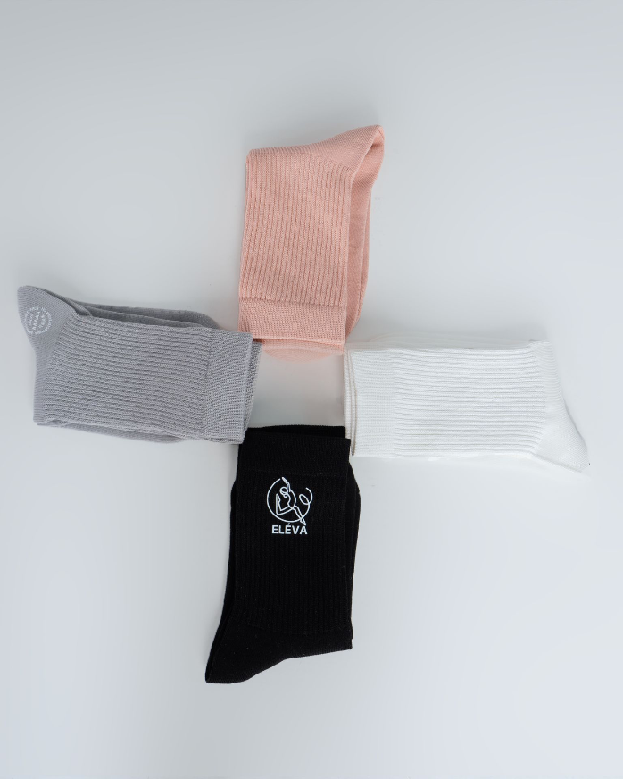 Elèva Plain Socks (Black)