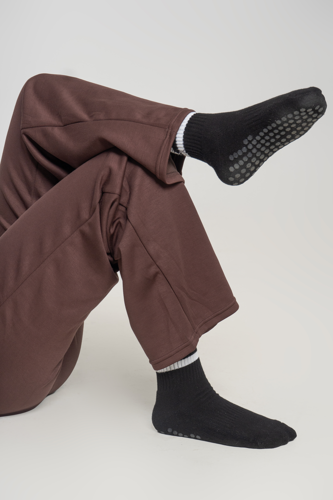 Elèva Pilates Socks (Black)